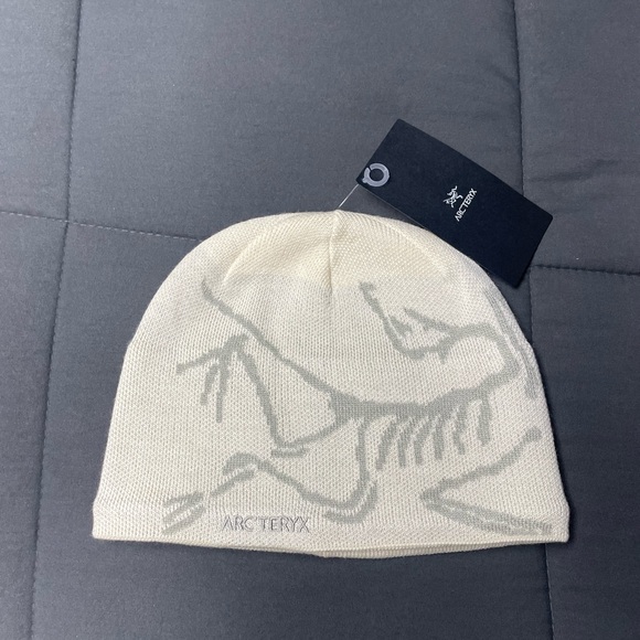 Arc'teryx Accessories - NWT Arc'teryx Beanie